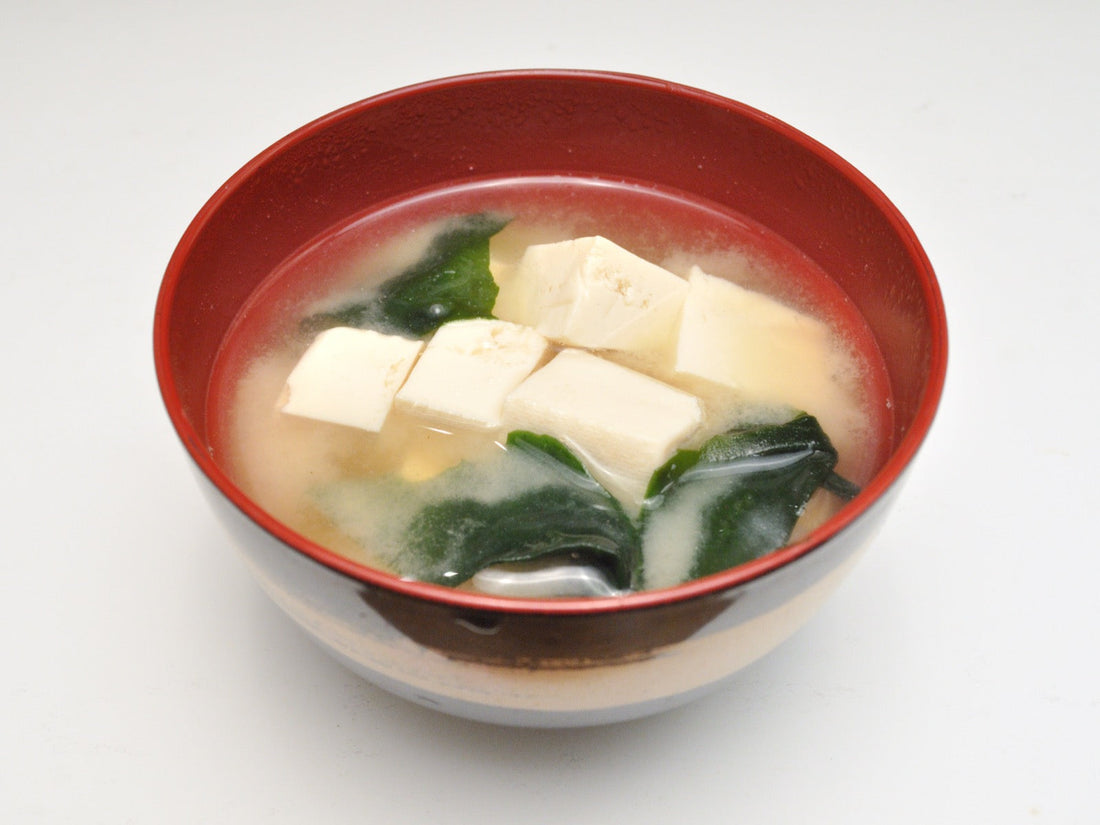 豆腐とわかめの味噌汁